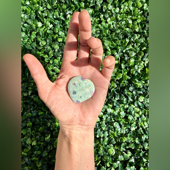 Ruby in Fuchsite Heart - Picture 2 of 5